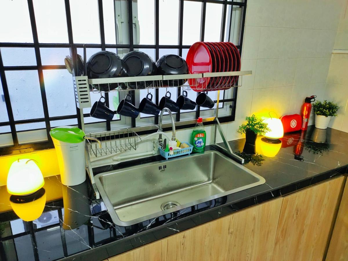 Semi-Detached, Up To 21 Pax, 4 Bedrooms, 3 Bathrooms, 4 Car Parks By Star Home Bayan Lepas Exterior photo